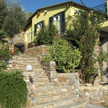 Casa Del Bianconiglio Villa Torrazza (Liguria)